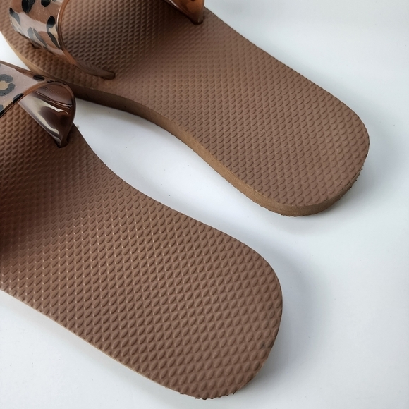 ⭐️40% Off⭐️ Old Navy Leopard Jelly Flip Flop Slide - Picture 8 of 8